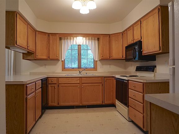 3rd image of 2519 Carriedale Ct