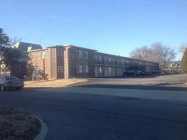 200 Morgan Oak St