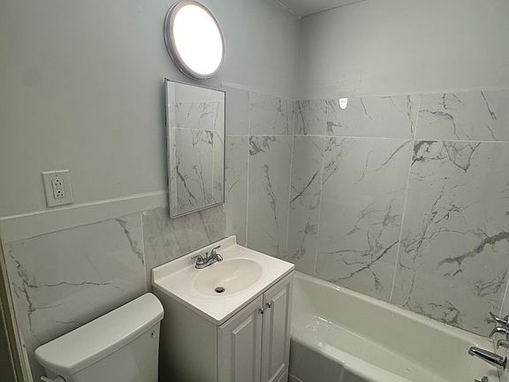 5th image of 515 Royal Ave
