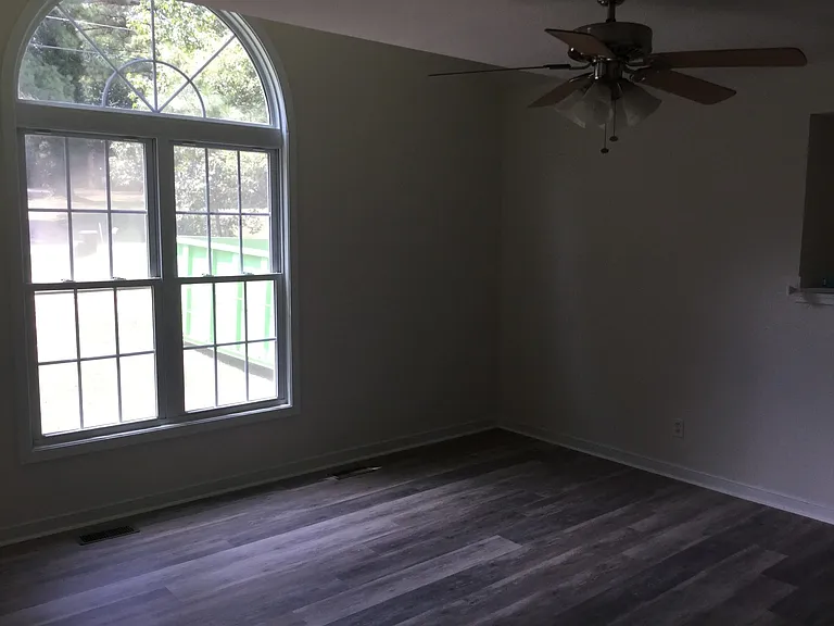 328 Virginia Lee Blvd — Photo 9