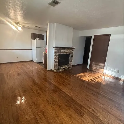 2 bed, 750 sqft, $850 — Photo 3