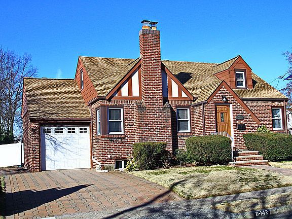 Attached Garage