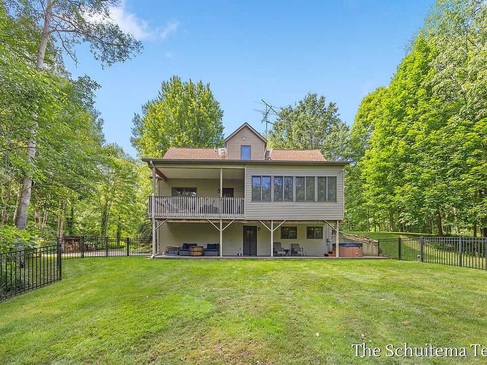 1st image of 10155 Rogue Pond Dr NE