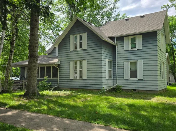 520 W Elm St, River Falls, WI 54022