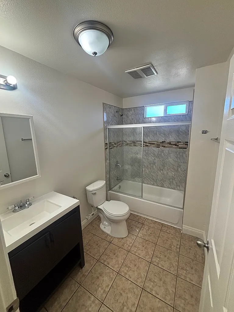 5 bed, 1712 sqft, $4,000 — Photo 4