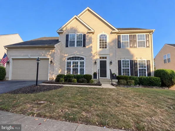 1316 Stallion St, Ranson, WV 25438