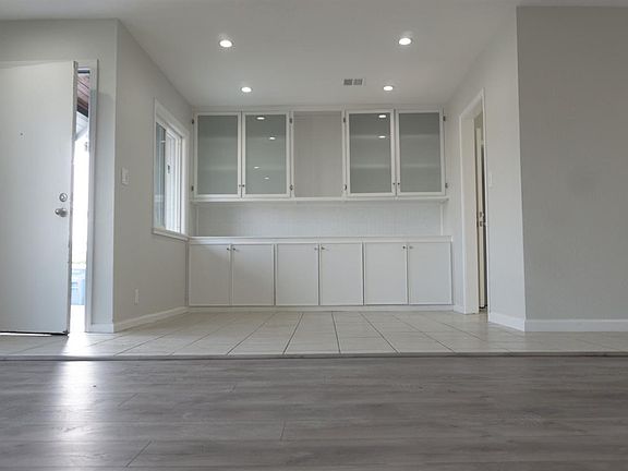 3rd image of 231 Cabrillo Avenue