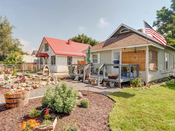 716 NW 2nd St, Ontario, OR 97914