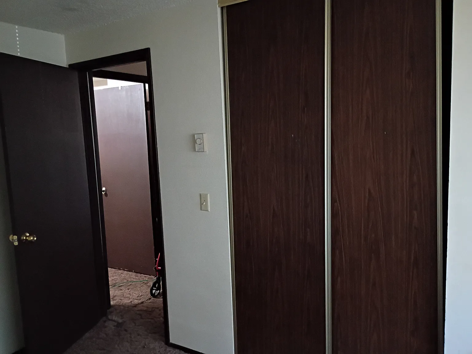 3 bed, $800 — Photo 2