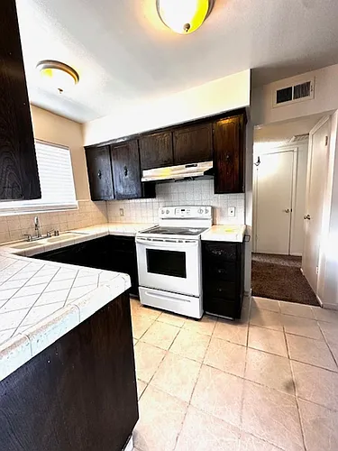 1528 E Garland Ave Photo 1