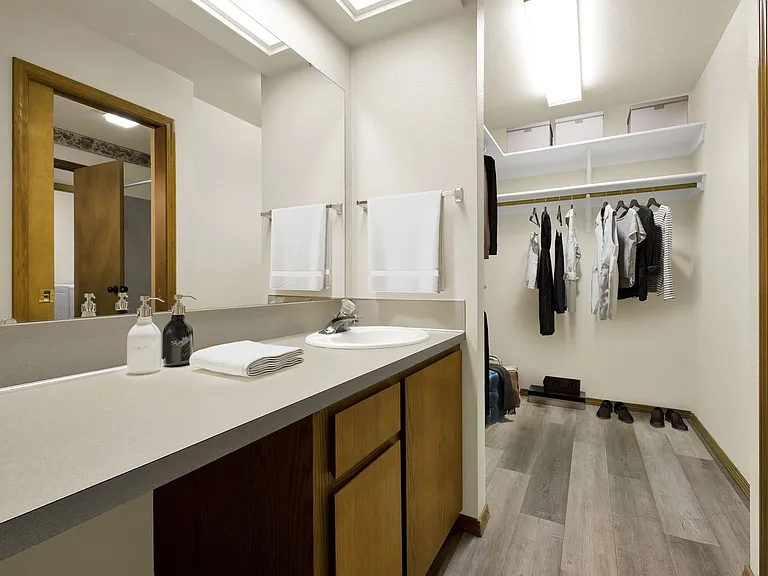 Kimball Park Apartments — Photo 11