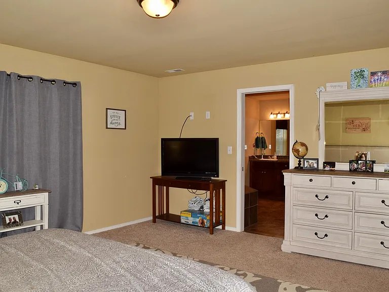 622 Shirehill St — Photo 39