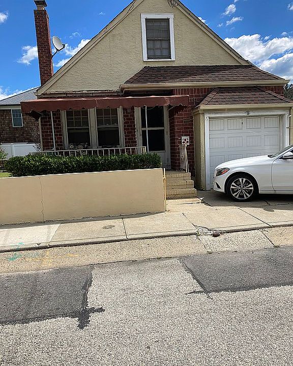 1st image of 76 Clayton Ave
