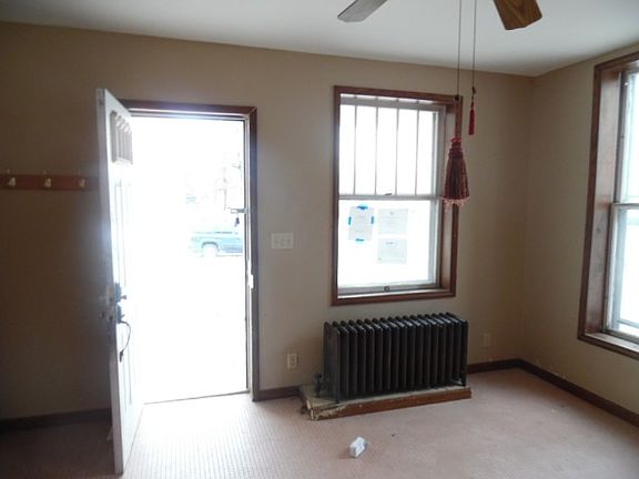 3rd image of 105 N Elm St