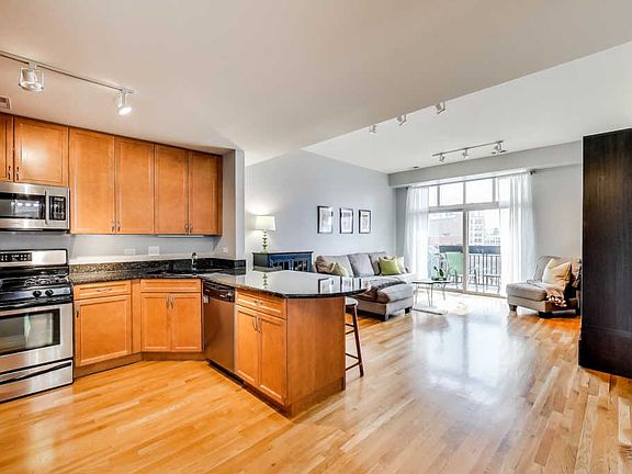 2nd image of 1935 S Archer Ave APT 522