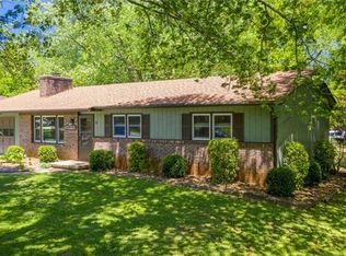 9 Hickory Dr, Asheville, NC 28806