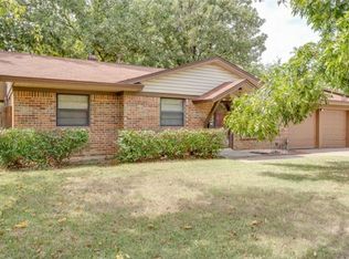 221 NW Jill Ann Dr, Burleson, TX 76028