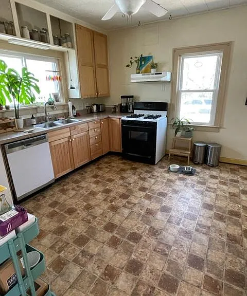 2314 Packard St — Photo 10