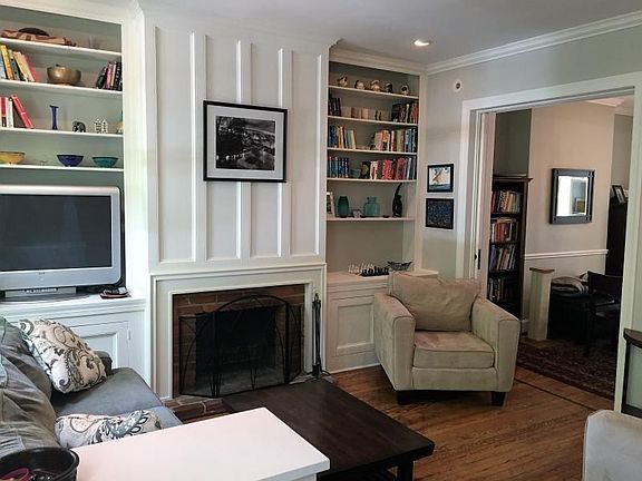 3rd image of 1007 Constitution Ave NE