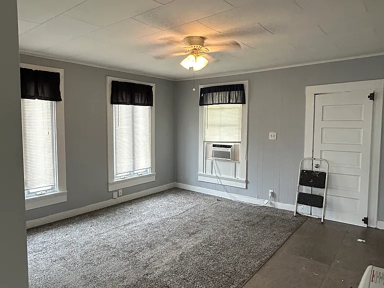 302 N Center St #2 — Photo 2