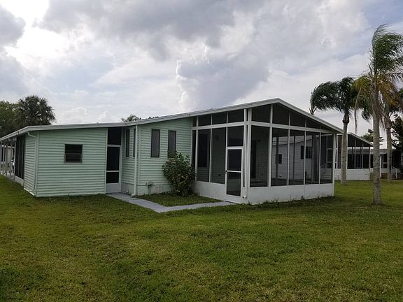 3rd image of 348 Bimini Cay Cir