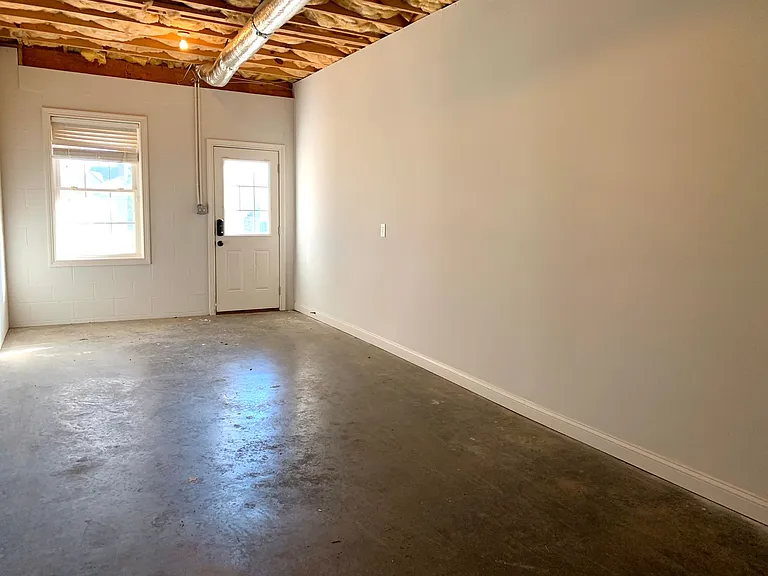 1533 Edgewater Ln — Photo 45