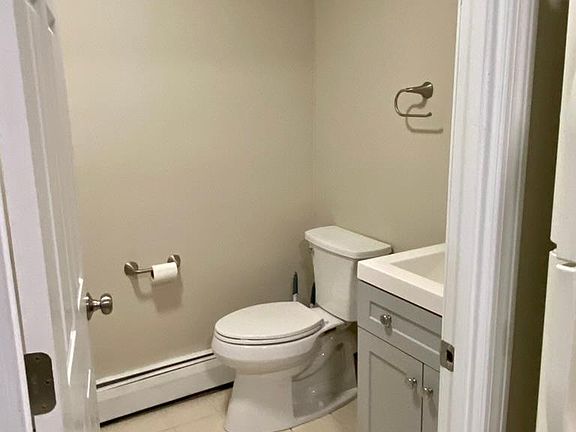 5th image of 40 Fieldstone Dr #40