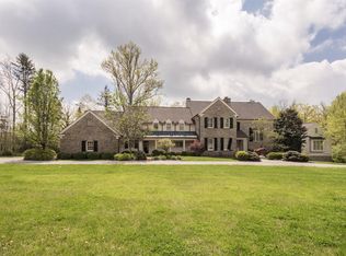 8875 Camargo Rd, Cincinnati, OH 45243