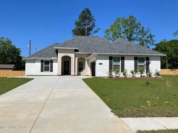 7304 S Aberdeen Dr, Pass Christian, MS 39571
