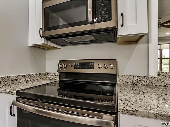 3rd image of 15451 Reserve Cir