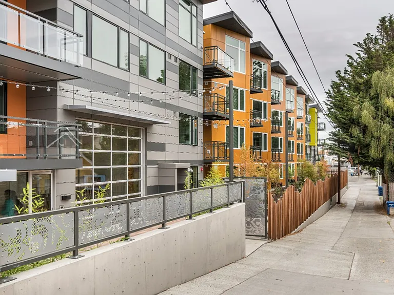 Janus Apartments — Photo 36