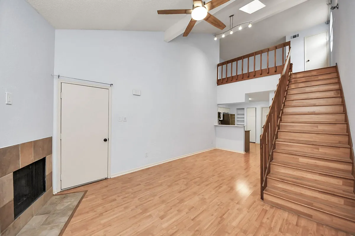 Building Photo - 2425 Holly Hall St #C54