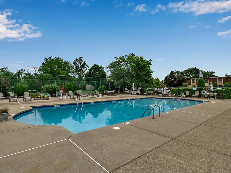 225 Charter Oaks Dr #3 — Photo 21