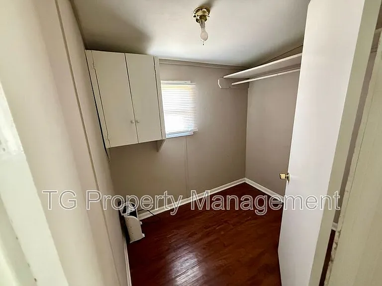 5687 Akra Ave — Photo 9