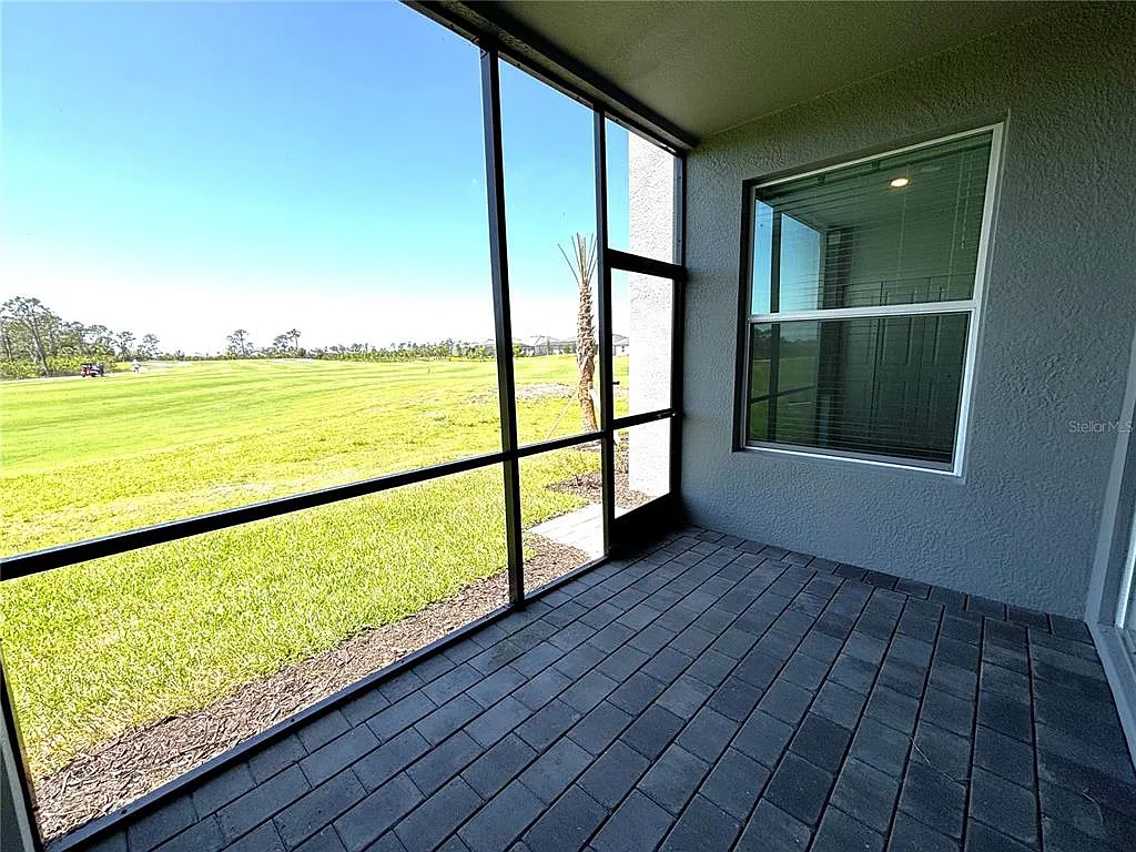 2 bed, 2.0 bath, 1366 sqft, $2,100 — Photo 2