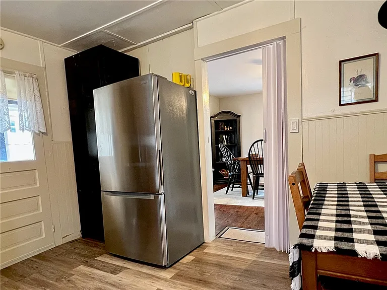 225 Lake Shore Dr S — Photo 4