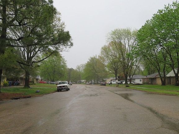 5th image of 3010 Briarwood Dr