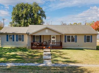 205 S Buchanan St, Heyworth, IL 61745