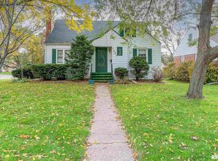 1031 N 4th St, Clinton, IA 52732