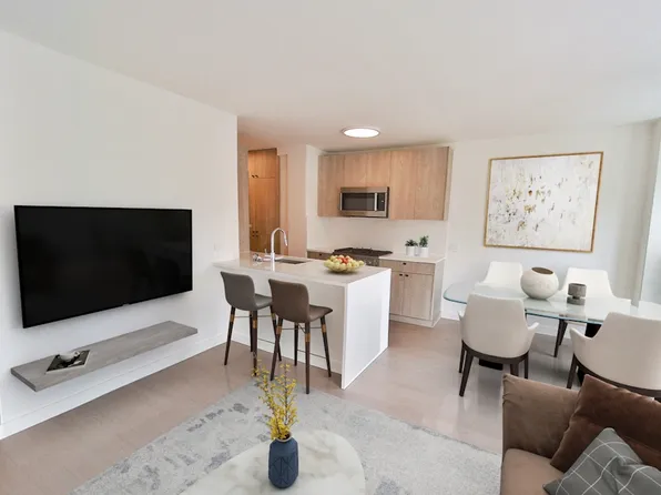 220 E 72nd St, New York, NY