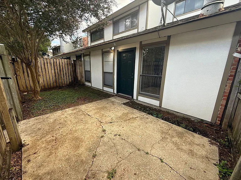 8224C Governor Dr — Photo 14
