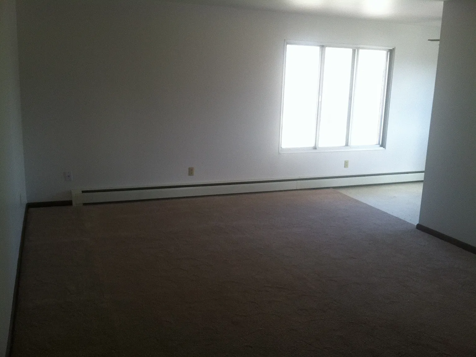 2 bed, 750 sqft, $850 — Photo 2