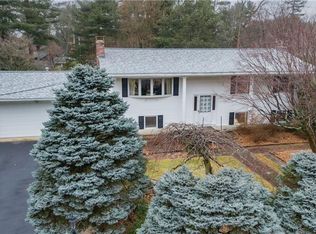 5 Apple Blossom Ln, Coventry, RI 02816