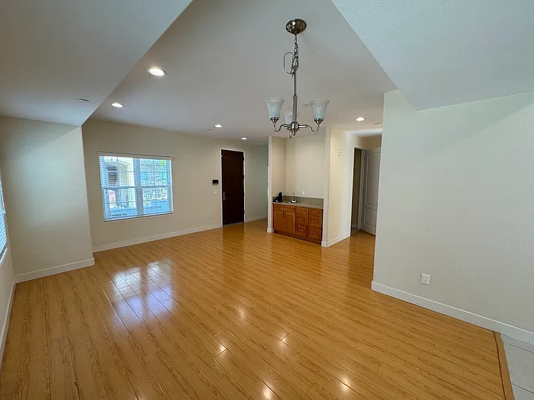 727 S Stoneman Ave #B — Photo 10