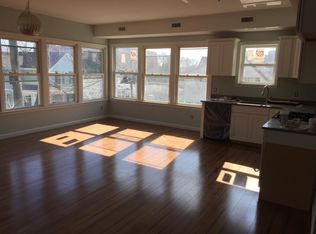 92 Franklin St APT 3, Melrose, MA 02176