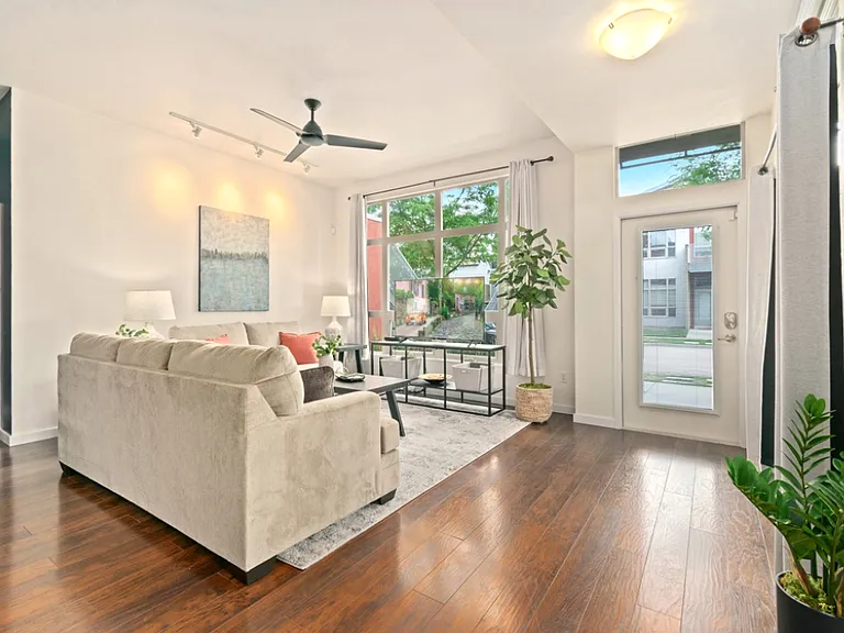 803 Blondel St #101 — Photo 9