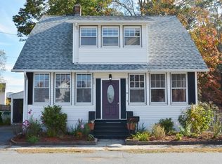14 Pineview Ave, Lowell, MA 01852