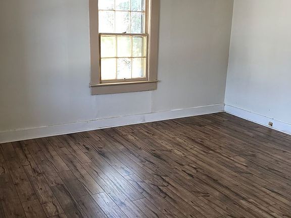 5th image of 1023 Spencer Ln