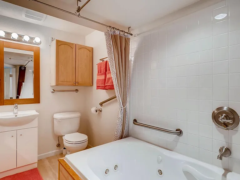 Basement full bathroom