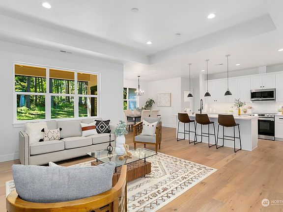 Great room from entry>